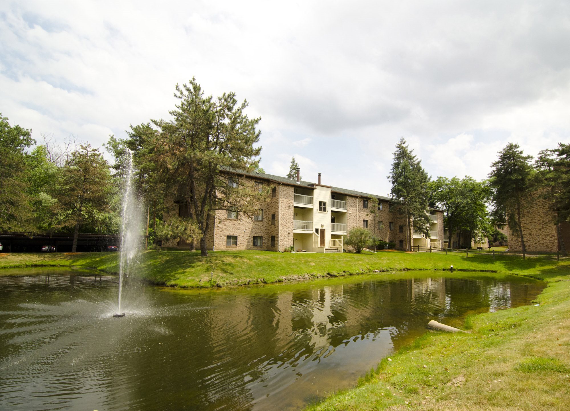 Burnt Tree Apartments Apartments in East Lansing, MI